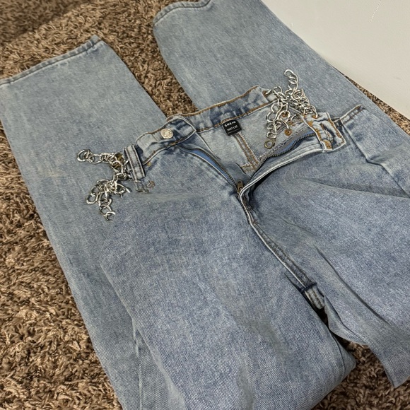 SHEIN Light Blue Straight Leg Jeans with Chain Detail - Picture 1 of 2